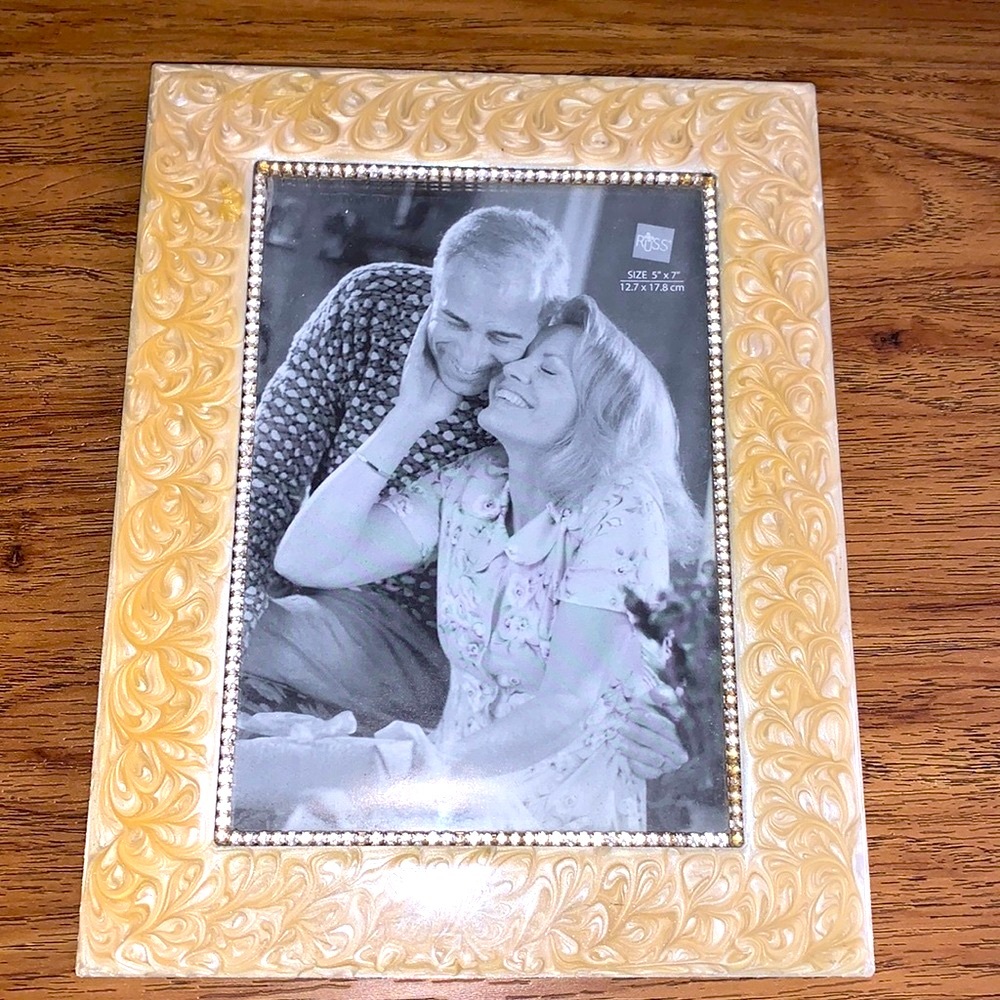 Russ picture frame size 5”x7”